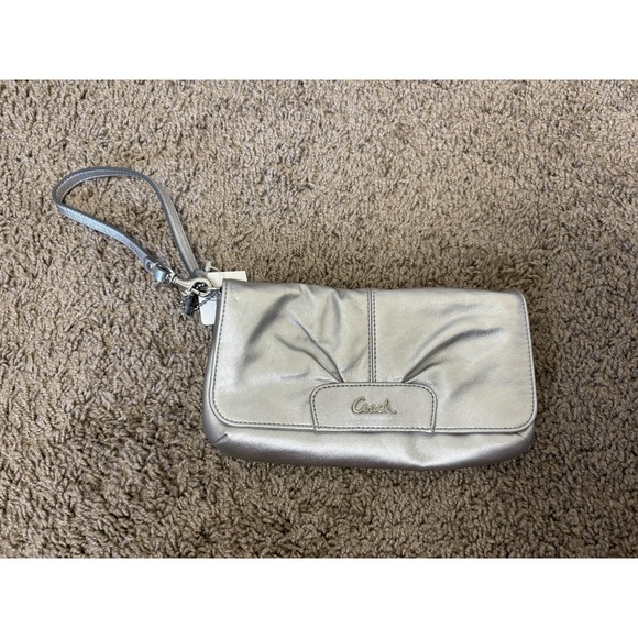 Y2k‎ Coach Wristlet Clutch Womens Leather Purse Wallet Card Holder Metallic NEW - Picture 1 of 3